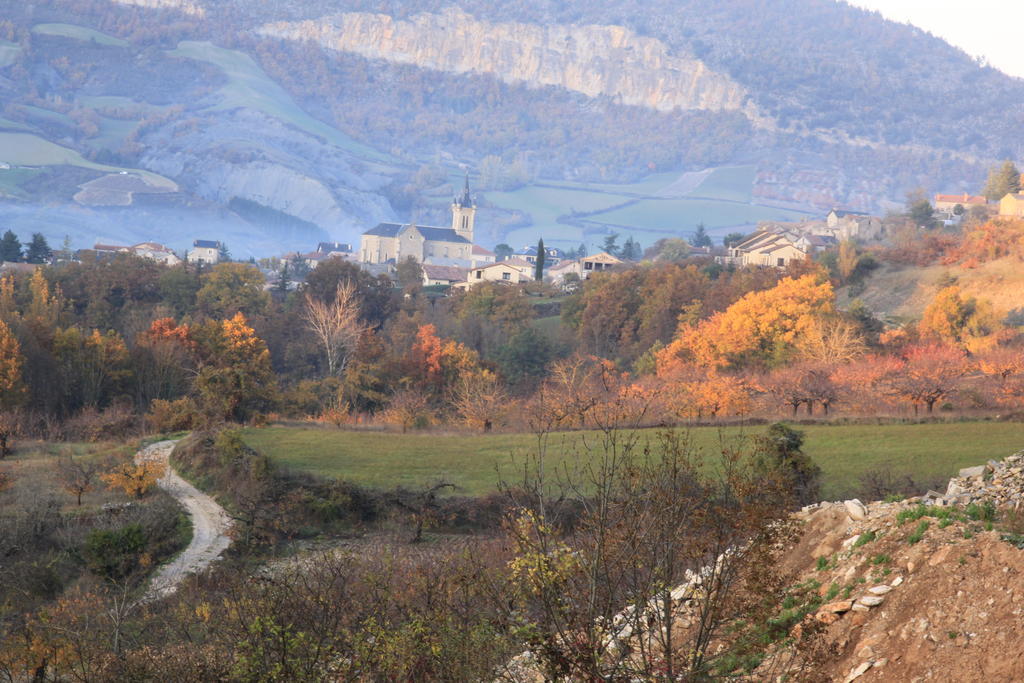 Gite La Cerise Qui Rit La Cresse الغرفة الصورة